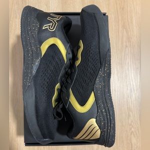 TYR CXT-1 Trainer Men’s 12 Limited Edition Black and Gold